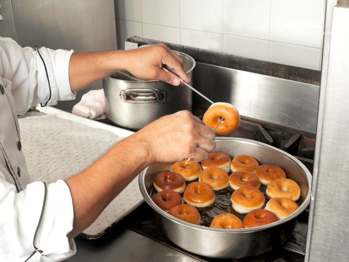 Frying donuts