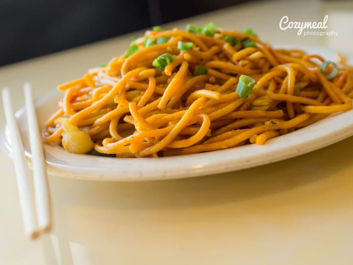 lo mein noodles