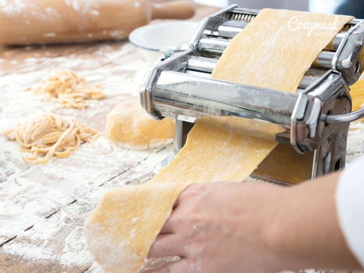 Makingfresh pasta using pasta machine