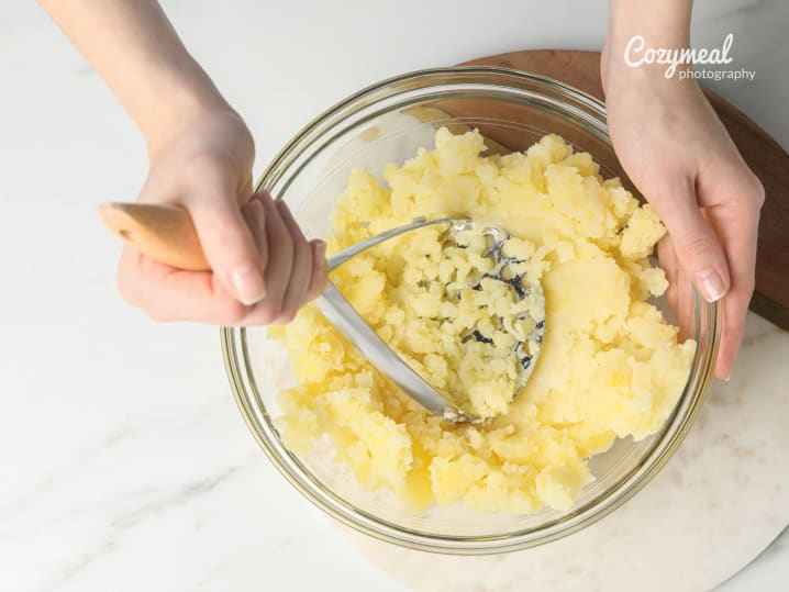 Mashing potatoes
