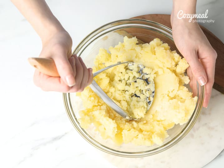Mashing potatoes