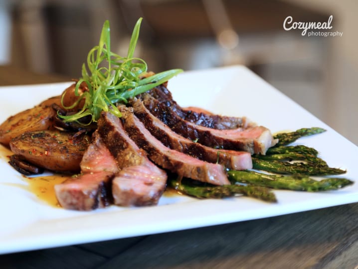 NY Steak with potatoes and asparagus