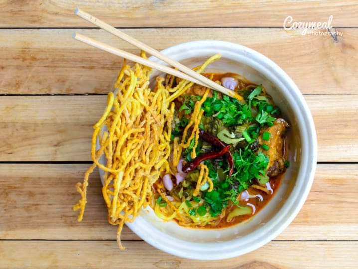 Ohn no khao sweМЂ   burmese noodle soup