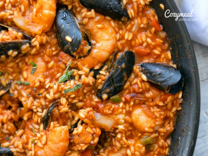 Paella Valenciana with mussels and shrimp