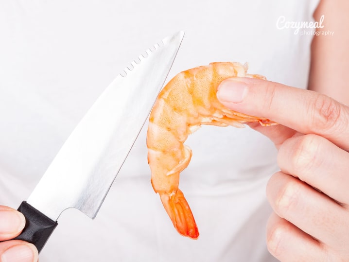 Preparing shrimp