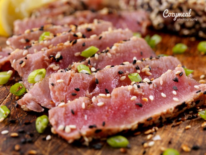 tuna loin with sesame seeds