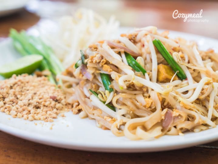 a plate of pad thai