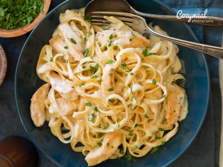 alfredo sauce pasta (1)