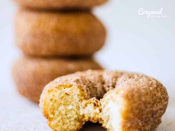 apple cinnamon sugar doughnuts