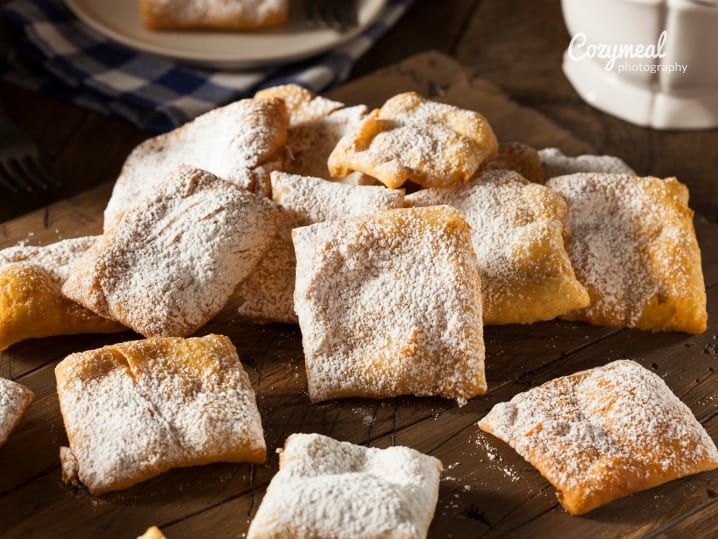 beignets with powdered sugar