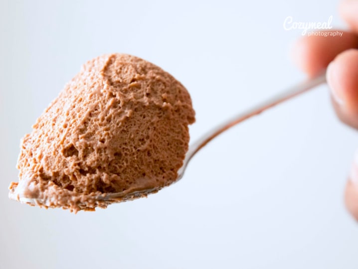 chocolate mousse on a spoon