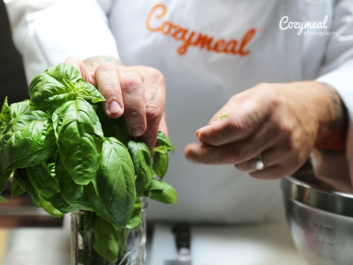 choose basil leaves