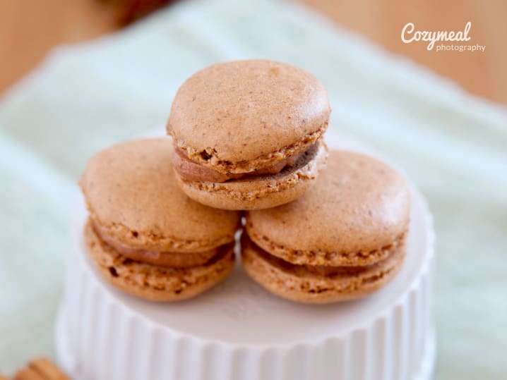 cinnamon macarons