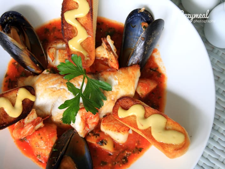 classic bouillabaisse with french bread