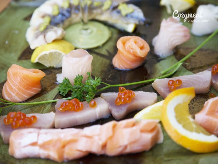 colorful chirashi sushi