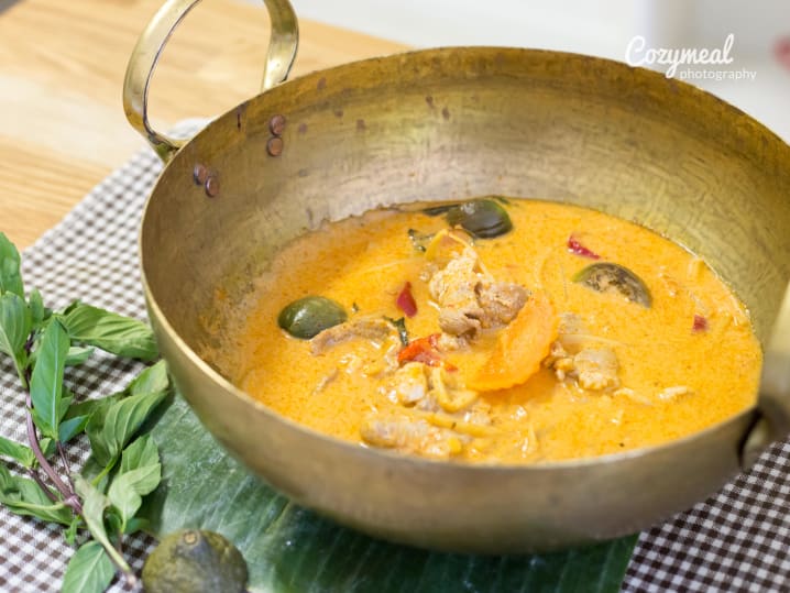 red thai curry from scratch