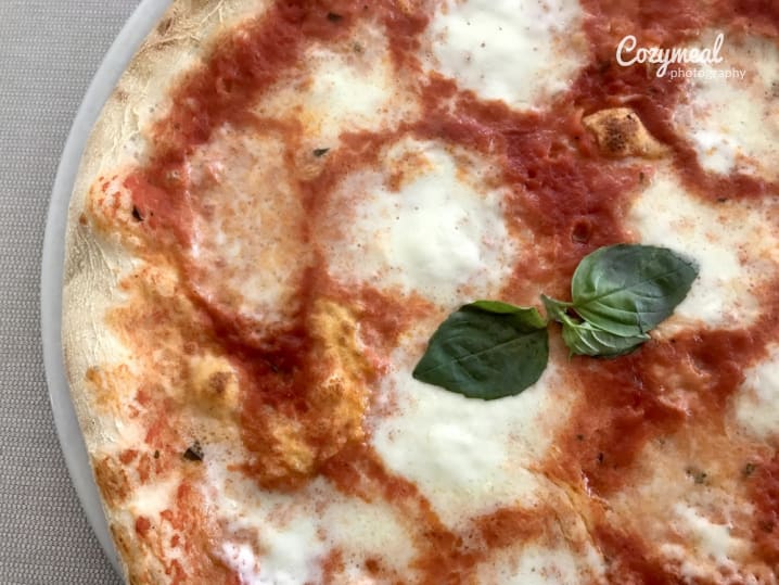 Neapolitan pizza