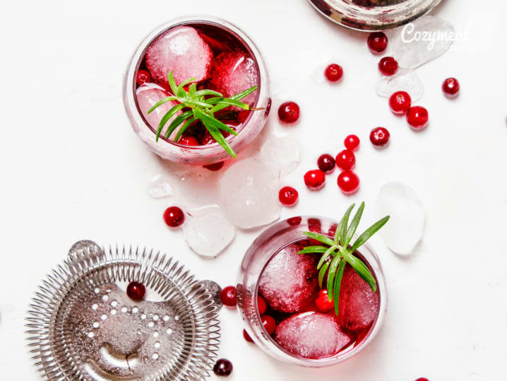 cranberry and gin cocktail