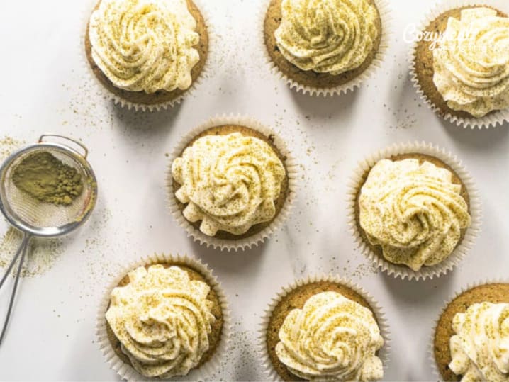 cupcakes with matcha dust