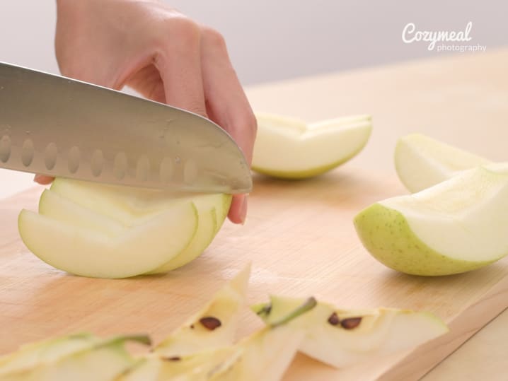 cutting apples