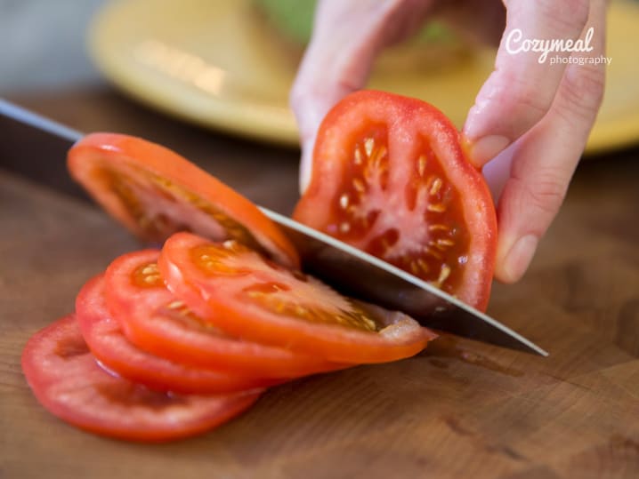 cutting tomatoes