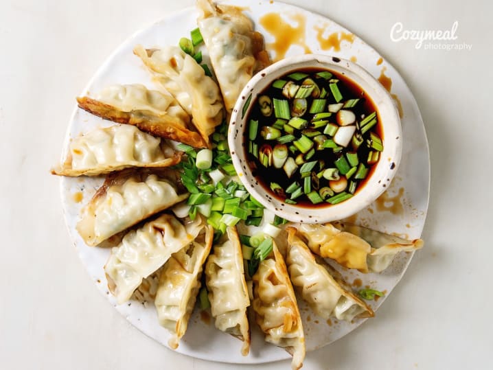 dumplings with scallion dipping sauce