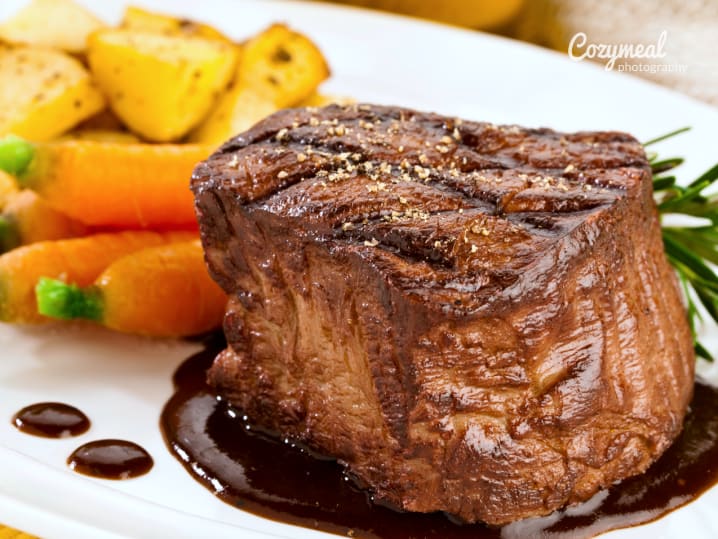 filet mignon with carrots and potatoes