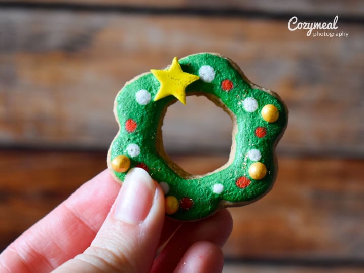 gingerbread wreath cookie