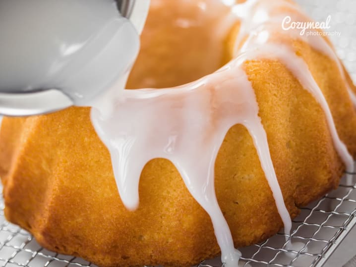 glazing bundt mini cake