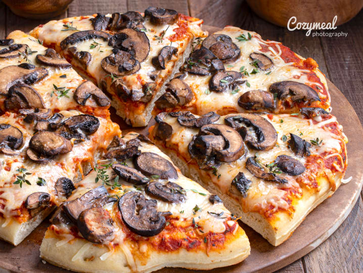 gluten free mushroom pizza