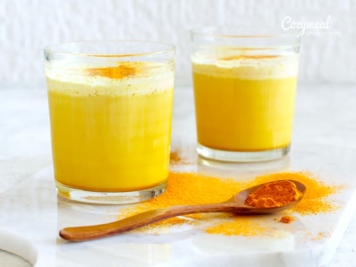 golden milk with turmeric powder