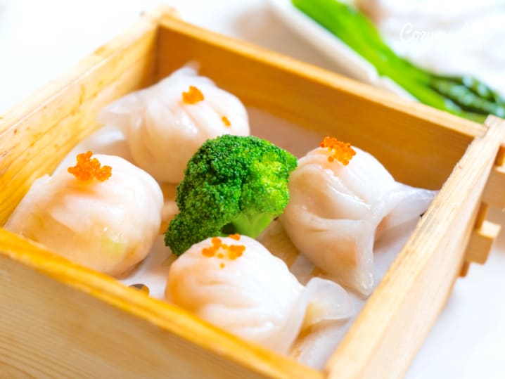 har gow dumplings close up