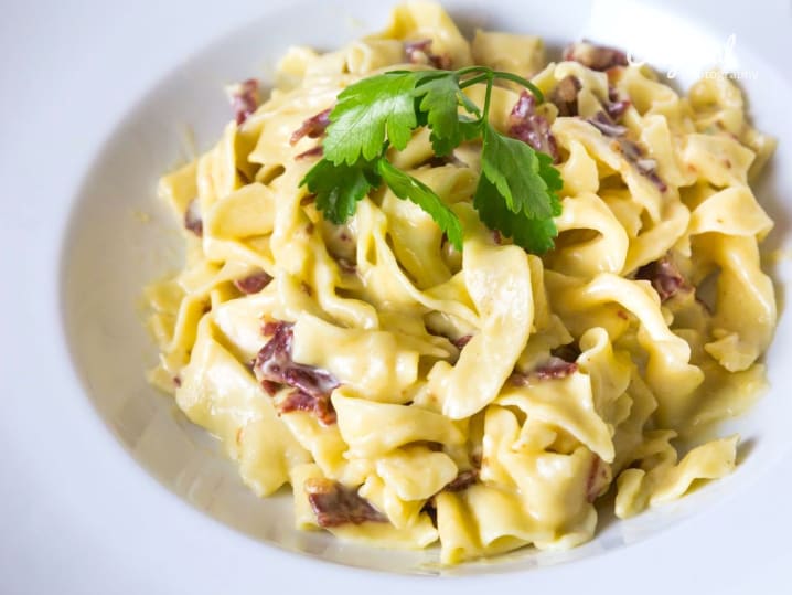 homemade fettuccine carbonara pasta