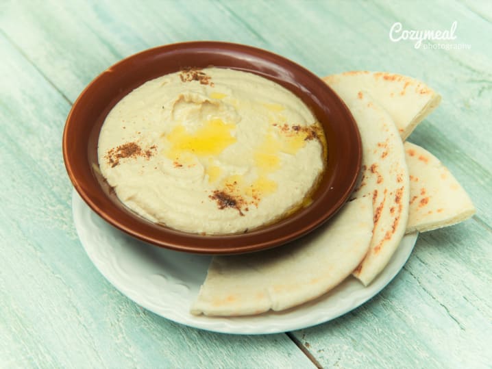 hummus with pita
