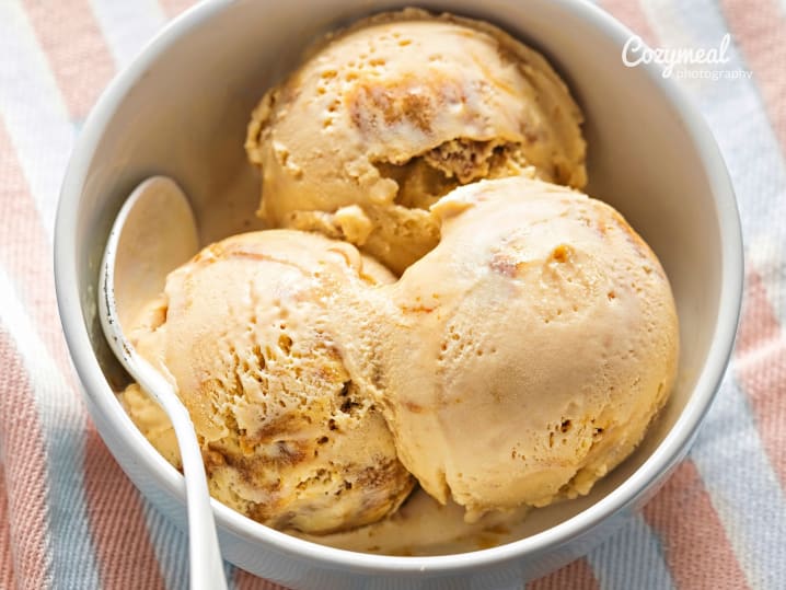 ice cream with dulce de leche