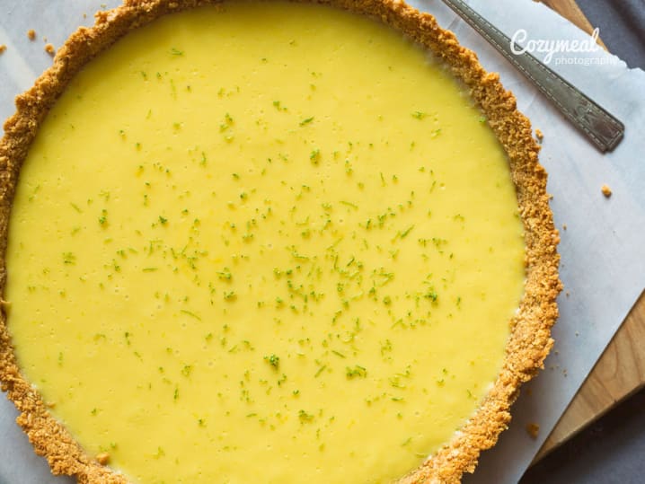 key lime pie with graham cracker crust