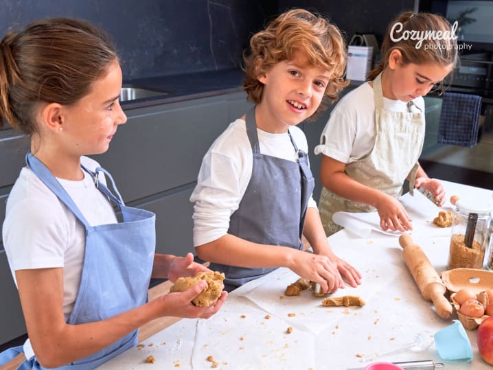 kids making dough