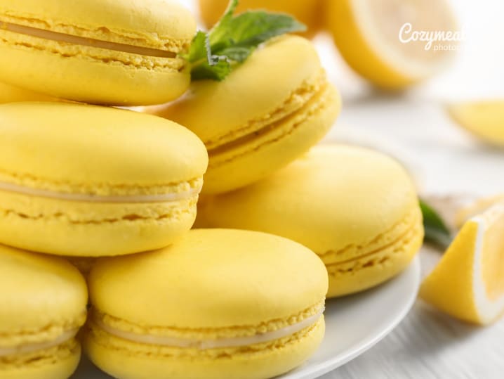 lemon macarons
