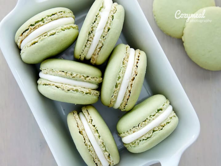 lime and coconut macarons
