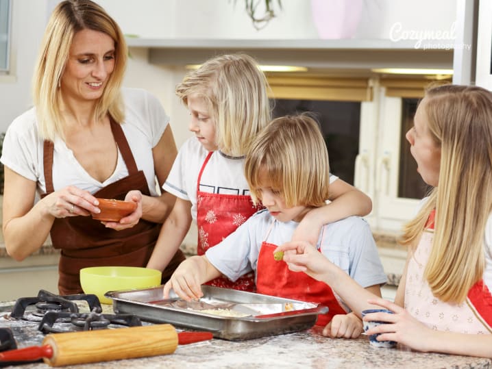 making pizza together