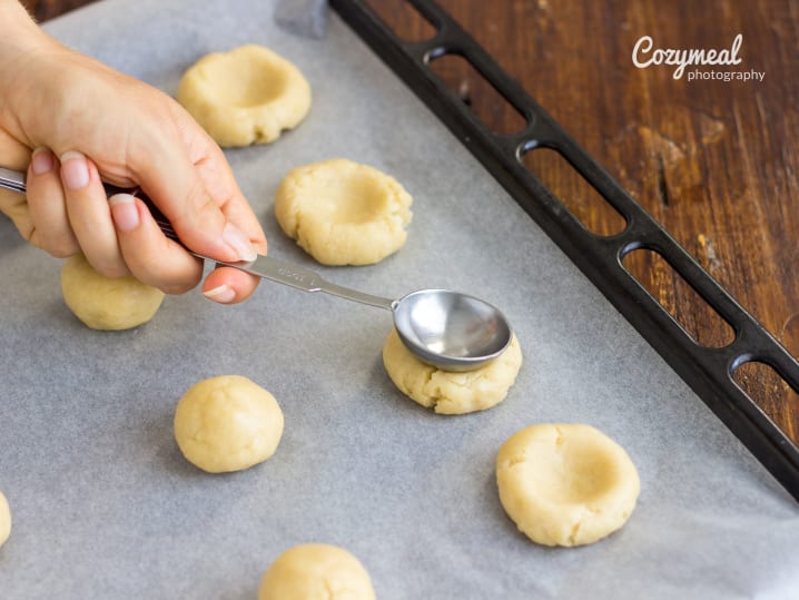 making thumbprint cookies
