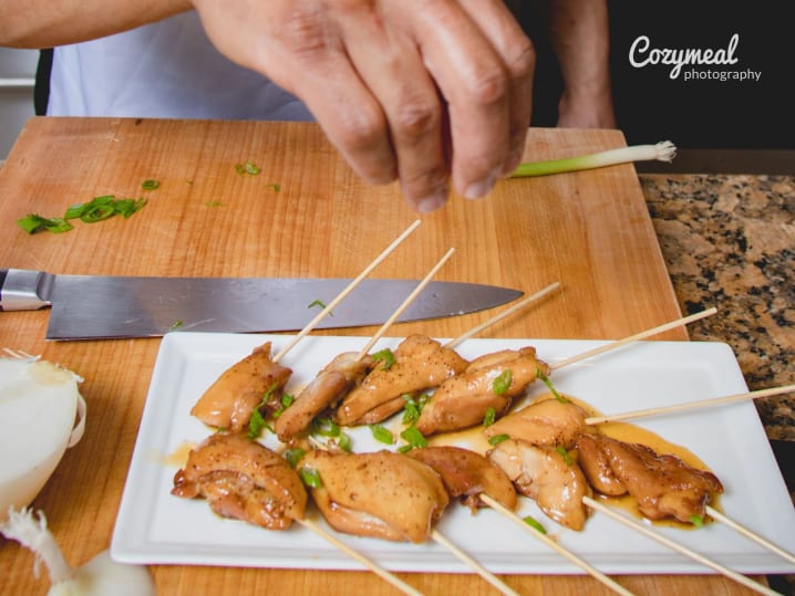 making yakitori chicken