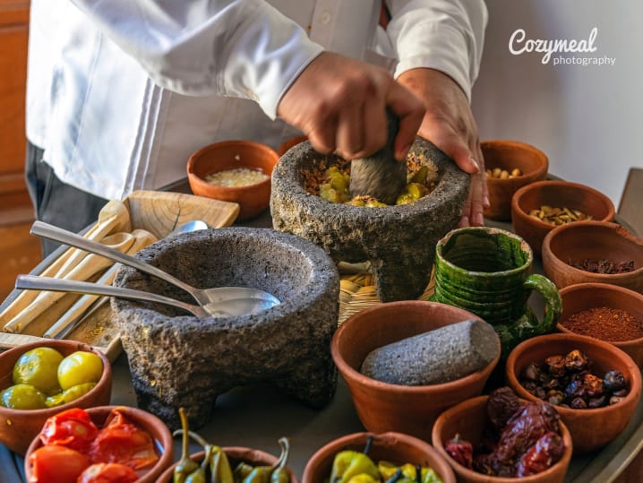 making Mexican sauces