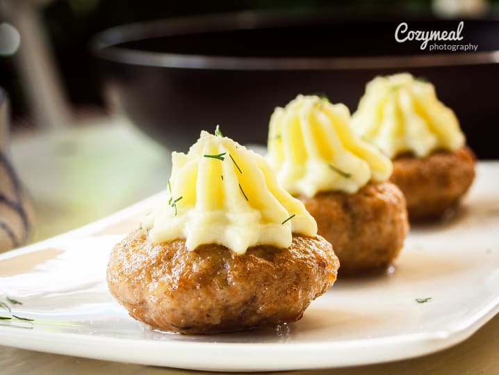meatloaf  cupcakes  with mashed potato  frosting