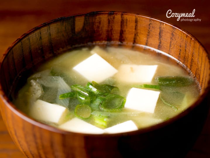 miso soup with seaweed and tofu