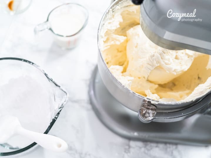 mixing buttercream