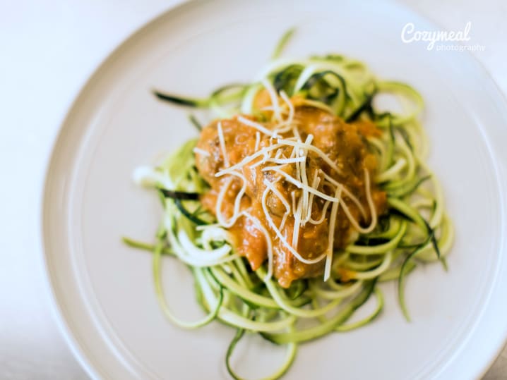 pasta bolognese with zucchini noodles
