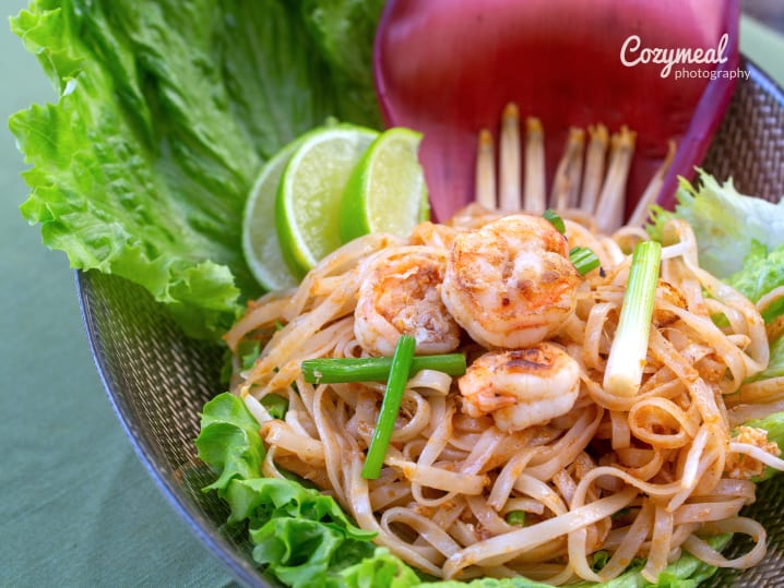 pad thai with shrimp