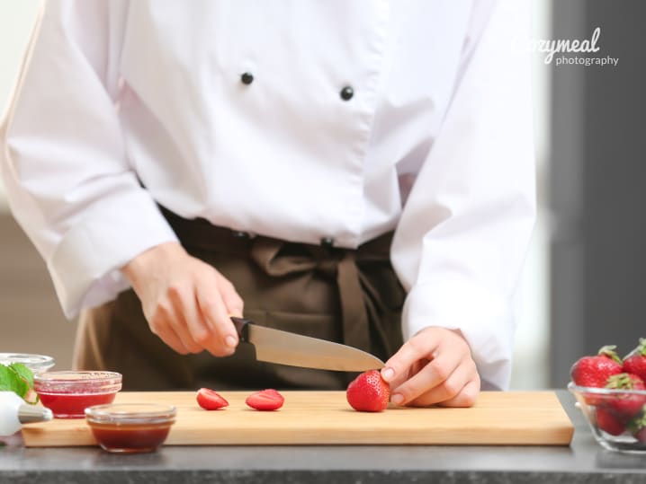 preparing strawberries