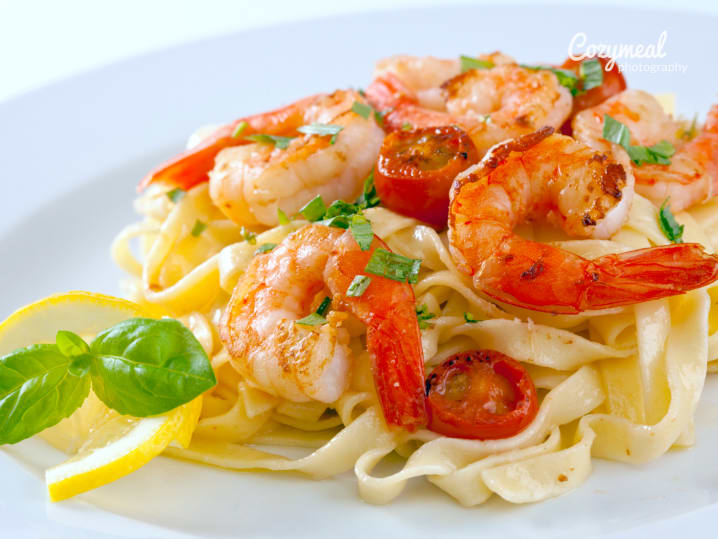 pesto pasta with prawns